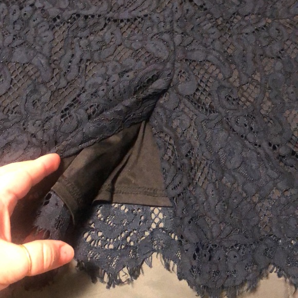 Banana Republic size 6 blue lace skirt - Picture 5 of 5